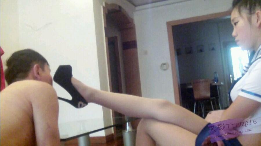 傲柔奶奶清纯学生装调教贱狗