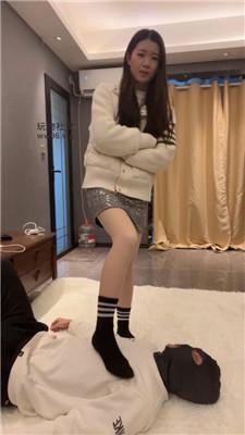 【伊未】素人S-黑棉袜脚蹂躏踩 bf50162