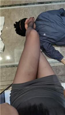 【皮皮】车模S-高跟黑丝美腿诱惑虐 bf52177