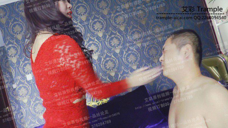 黑丝奶奶耳光羞辱绿帽奴 黑丝奶奶耳光羞辱绿帽奴