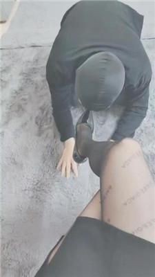 【云儿公主】黑丝高跟恋足舔/脚插嘴