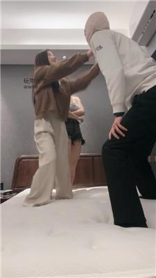 【猴歌】双素人S-骑马踩踏虐脚奴【下】 bf50978