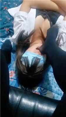 【伪娘和人妻】蓬头垢面的狗舔黑丝脚 JS250106-27