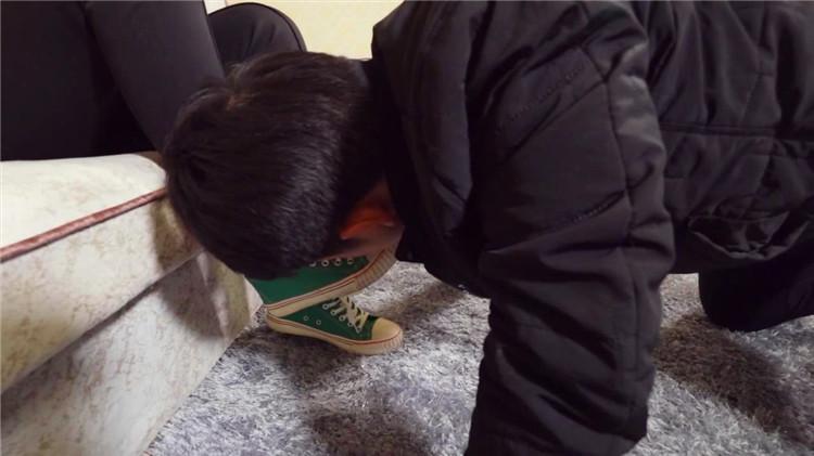 曼捌帆布鞋踩踏踩头羞辱舔鞋