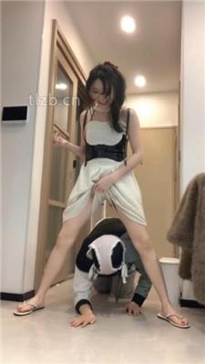 【小麦】掐乳揪耳朵/袜子塞嘴/脚喂蛋糕/脚插嘴/内裤诱惑/喂圣水