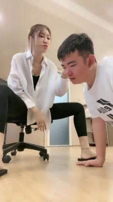 【调教视频】【辣妈】瑜伽裤S-重度揪耳朵/耳光抽