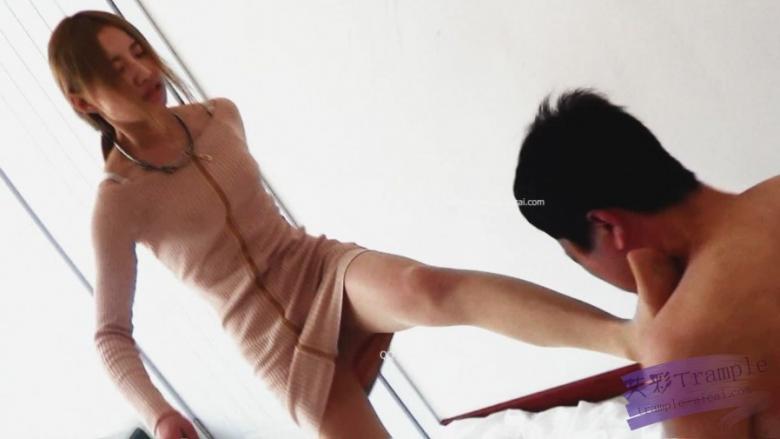 史上最残酷虐打 肋骨错位脸踹变型