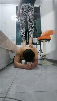 【李老师】骑马胯下辱-高跟踩踏【双视角版】JS250310-8