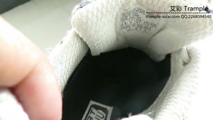 偷舔熟睡中的00后天使女主鞋底闻棉袜！