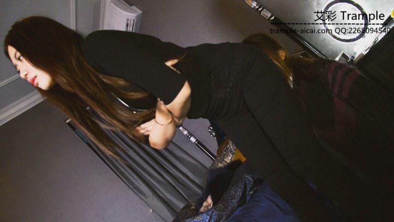 小三欺凌正室当狗做马