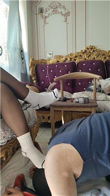 【草莓大大】超臭原味白袜+黑丝脚捂脸踩 JS250125-7