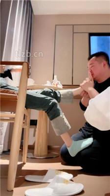 【崔崔】原味棉袜裸足恋足狂舔