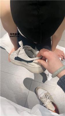 【小凤梨】甘愿被纹身妹子羞辱 bf52449