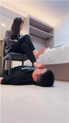 【怡宝】超美玉足捂脸窒息 bf51613