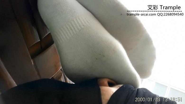 スニーカーの靴は足の奴が汗を吸い込む スニーカーの靴は足の奴が汗を吸い込む