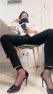 【小妮】黑短丝羞辱    250115-15