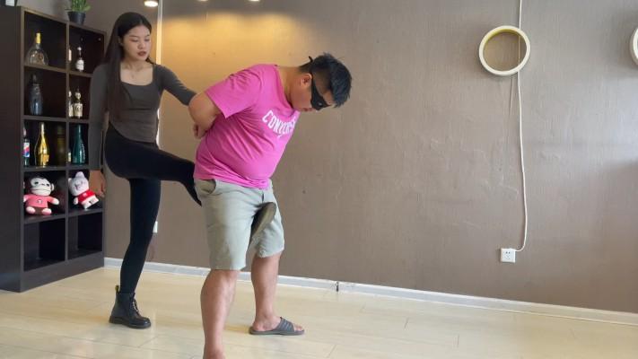 搭讪男被踢废 YC-211122-3