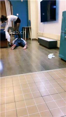 【丝雯大小姐】高跟黑丝踩踏玩虐