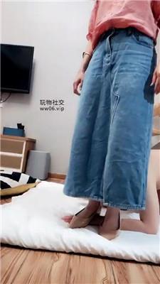 【奇了怪了】白领S高跟踩员工奴 JS250221-14