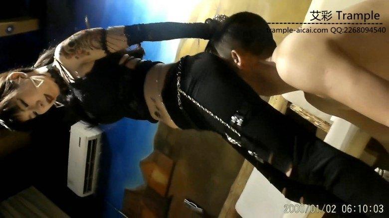 卑微下贱的男瑜伽教练