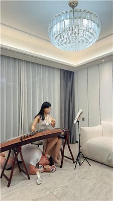 【琴月】素人闺蜜观战-古筝美女脚下奴 JS250429-13