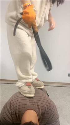 【薇薇情侣主】圈养奴脚下伺候【上】JS250123-5