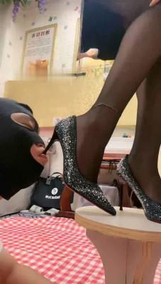 【调教视频】【木子大大】骑马/黑丝高跟踩踏