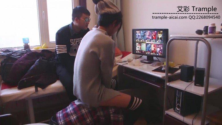 艾丝女王—边玩英雄联盟边调教贱狗