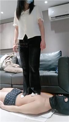 【奇了怪了】小白鞋白袜踩踏 bf50346