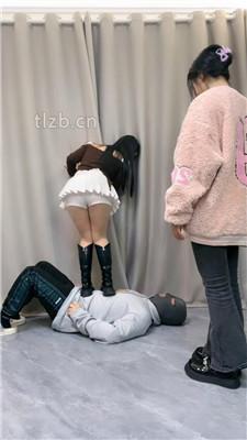 【伊诺】带闺蜜调狗-骑马转胯/踩踏/强制闻鞋/舔白袜脚