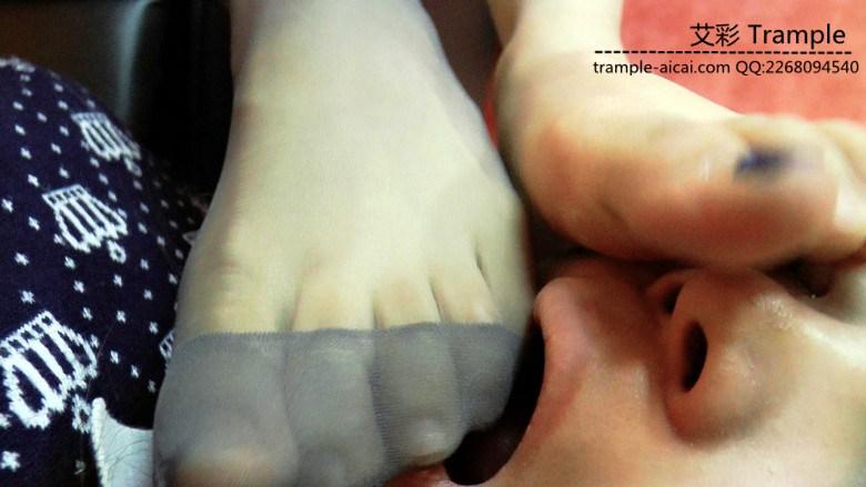 足控骑女奴脸 强烈羞辱