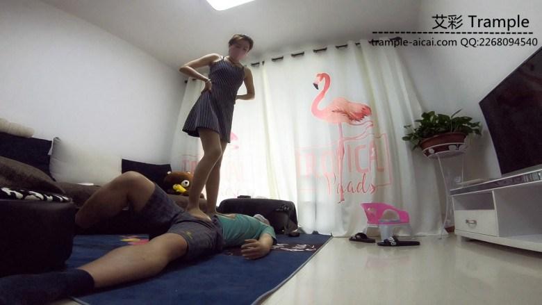 新人超美女S大薇薇肉丝踩祈祷哥