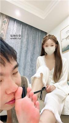 【楚楚】强制家奴闻臭鞋-裸足插嘴 bf51517