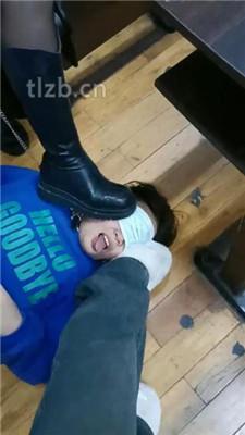 【爱可呀】母畜-遛狗爬行/舔毛拖鞋/舔素人长靴/闻棉袜