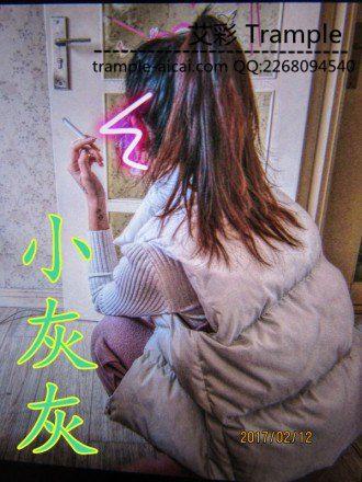 三美人脚下强制呼吸控制