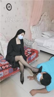 【重庆男神】素人S-鞭打/黑丝高跟虐双奴/骑马转胯/踩踏