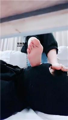 【玉主子】玉足蹂躏踩踏舔 JS250503-15