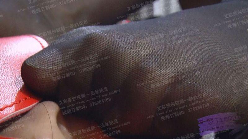 女女-妞妞踩踏羞辱贱货班长