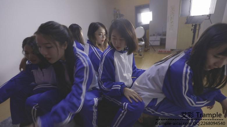 订制7人校服坐脸羞辱
