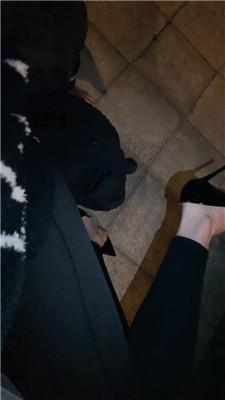 【温蒂】户外-高跟玉足恋足舔 JS250331-37