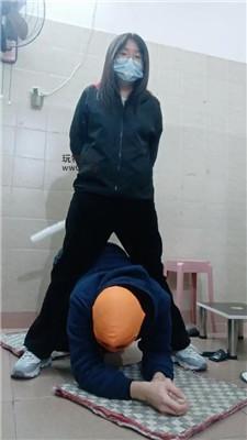 【奇了怪了】白袜脚踩踢踹虐打 JS250104-9