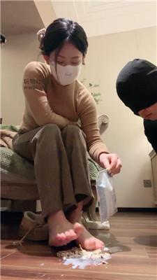 【优优sama】脏鞋棉袜气味辱/脚下喂食 bf50630