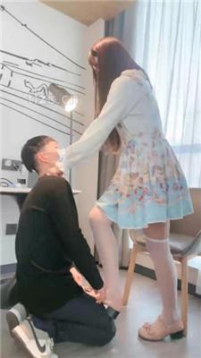 【栗子】小姨虐姐夫-掐乳/耳光/踢踹强制虐