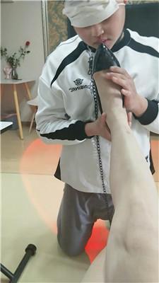 【龙儿】玉足美腿恋足狂舔 JS250309-5