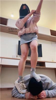 【妮蔻】小白鞋脏棉袜羞辱/深喉/喂食口水浓痰 bf50497