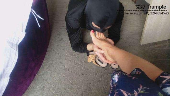 悦悦小主调教黑丝小狗奴