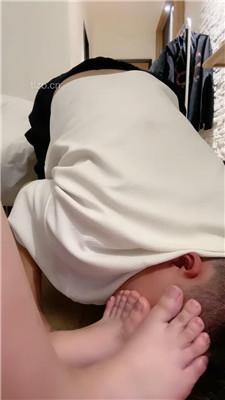 【新疆王祖贤】舔脏鞋/吃白袜/裸足捂脸