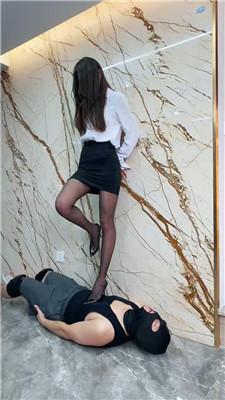 【麋鹿银儿】女白领骑马饮升水/高跟踩跺/膝顶腿绞 bf49453