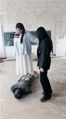 【大小姐】户外-荒废教室惩罚学生奴【下】 JS250312-4