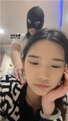 【小凤梨】磕头求舔纹身小妹的脚  JS250419-9